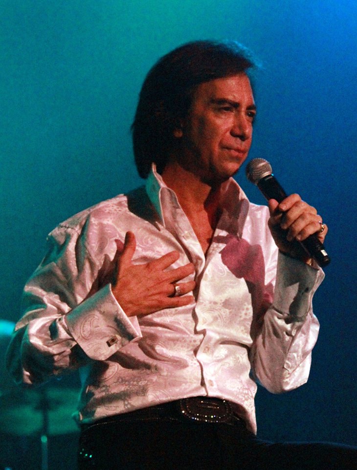 Neil Diamond Tribute Show - Rob Garrett the worlds premiere Neild Diamond  Tribute Artist from Las Vegas, NV Call (702) 648-8351